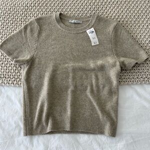 Abercrombie & Fitch Beige Sweater